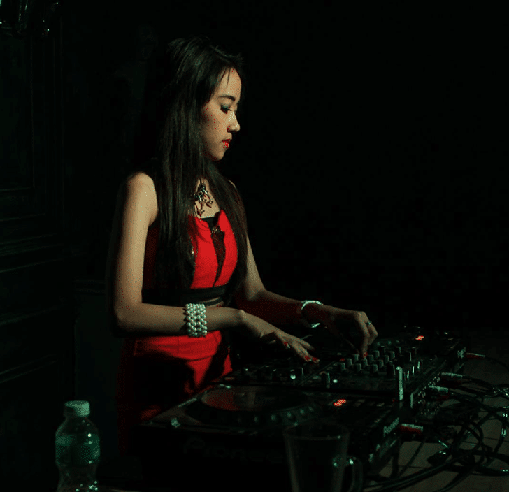 DJ Indah Cleo 