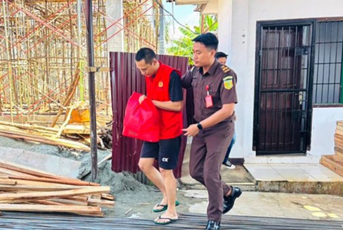 Kasus memilukan kembali mencoreng institusi Polri. Seorang oknum anggota Satuan Reserse Narkoba Polres Kaur, Bengkulu, berinisial BNP, resmi ditangkap polisi usai memperkosa seorang tahanan perempuan kasus narkoba. (Foto: Hery Supandi/detiknews)