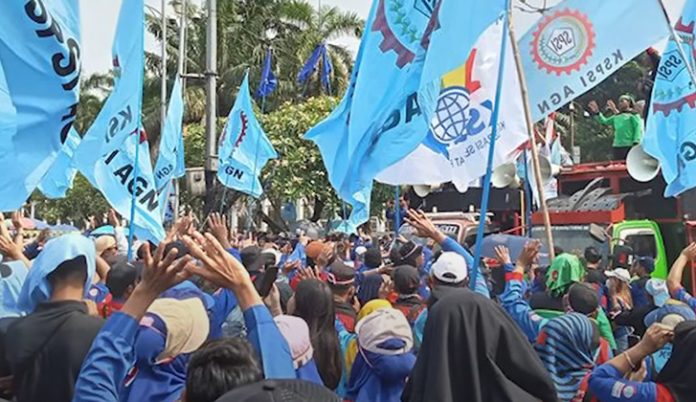 Aksi Demo Batal, Buruh Serahkan Draft RUU Ketenagakerjaan ke DPR