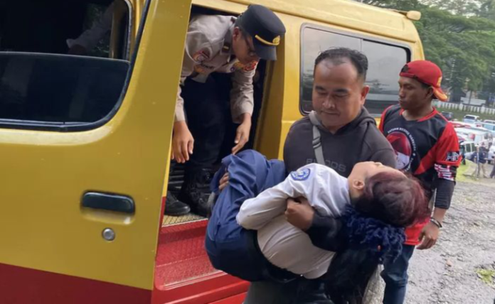 Program Makan Bergizi Gratis (MBG) kembali menuai sorotan tajam. Center for Indonesia’s Strategic Development Initiatives (CISDI) mendesak Presiden Prabowo Subianto segera melakukan moratorium atau penghentian sementara program tersebut.