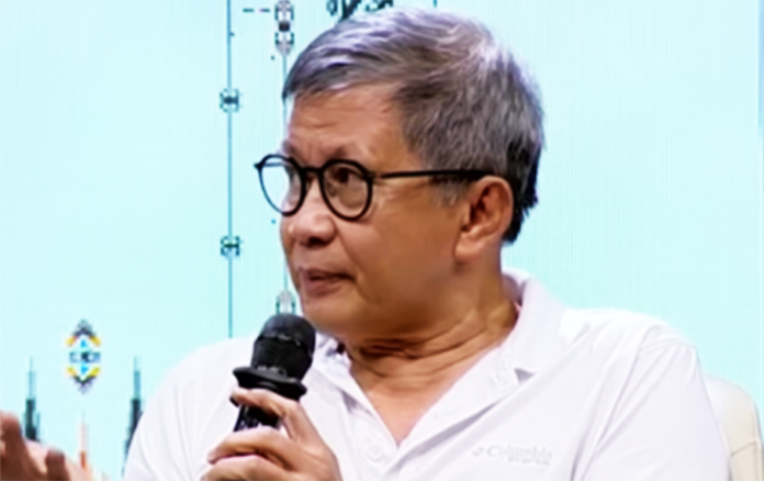 Rocky Gerung Sentil Isu Fufufafa dan Ijazah Palsu di Hadapan Petinggi Polri