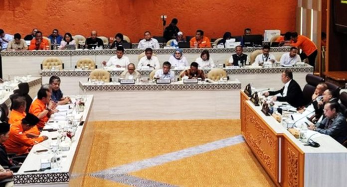 DPR dan Tiga Menteri Terima Draft UU Ketenagakerjaan dari Buruh, 250 Halaman Usulan Dibahas