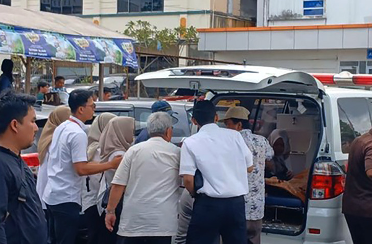 Sedikitnya 10 pekerja tewas dan 18 lainnya mengalami luka-luka akibat peristiwa tragis ini.