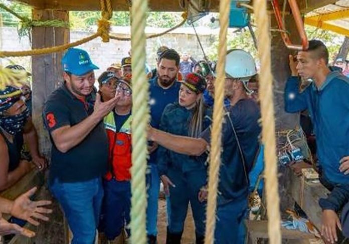 Banjir bandang akibat hujan deras menghantam wilayah timur Venezuela, menewaskan 14 penambang emas di Kota El Callao, negara bagian Bolívar. (Foto: AFP/-)