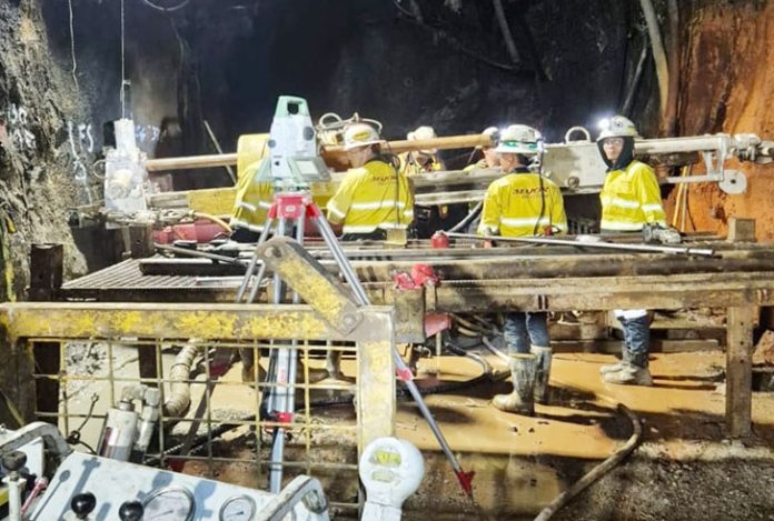 Proses evakuasi 7 pekerja kontraktor tambang Freeport Indonesia yang terjebak longsor di tambang Grasberg, Papua Tengah (Foto: Dok. Freeport).