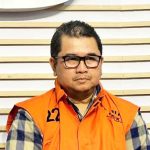 Kasus Korupsi Gas Bumi: Eks Direktur Utama PGN Hendi Prio Santoso Ditahan KPK Komisi Pemberantasan Korupsi (KPK) resmi menahan mantan Direktur Utama PT Perusahaan Gas Negara (PGN), Hendi Prio Santoso (HPS), dalam kasus dugaan korupsi transaksi jual-beli gas bumi. Hendi bakal mendekam di Rutan KPK Cabang Merah Putih selama 20 hari pertama terhitung 1 hingga 20 Oktober 2025.