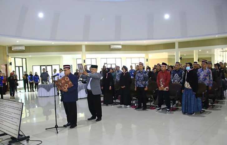 Sebanyak 58 orang eks anggota kelompok Negara Islam Indonesia (NII) faksi MYT (Muhamad Yusuf Tohiri) resmi menyatakan kembali ke pelukan Negara Kesatuan Republik Indonesia (NKRI).