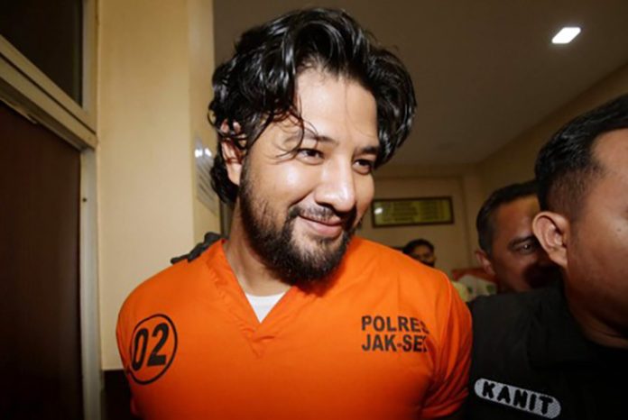 Mantan artis sekaligus pesinetron, Ammar Zoni, kembali berurusan dengan hukum setelah kedapatan mengedarkan narkoba dari dalam Rumah Tahanan (Rutan) Salemba, Jakarta Pusat. (Foto: Radar Aktual, 23 Oktober 2023)