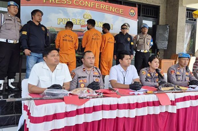 Kepolisian Resor (Polres) Bangli mengungkap kronologi duel maut yang melibatkan komunitas Jeep di Desa Songan, Kecamatan Kintamani, Bangli, Bali.