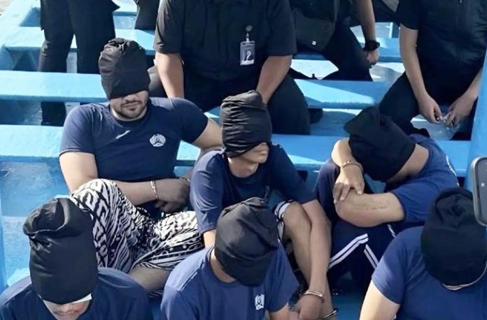 Dirjenpas Klarifikasi: Ammar Zoni Tidak Edarkan Narkoba di Rutan Direktur Jenderal Pemasyarakatan (Dirjenpas) Kementerian Imigrasi dan Pemasyarakatan (Imipas), Mashudi, menegaskan bahwa aktor Ammar Zoni tidak terlibat dalam peredaran narkoba di dalam Rumah Tahanan (Rutan) Kelas I Jakarta Pusat.