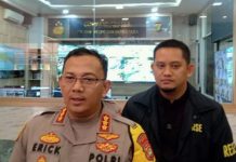 Polisi Bentuk Tim Gabungan Buru Pelaku Teror Bom Sekolah Internasional di Kelapa Gading Polisi Bentuk Tim Gabungan Buru Pelaku Teror Bom Sekolah Internasional di Kelapa Gading
