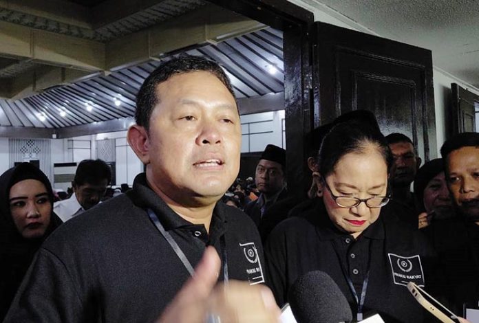 Yudi Sambut Kajian MPR: Fraksi Rakyat Harus Jadi Wujud Nyata Utusan Golongan Saya membaca dengan teliti kajian MPR RI tentang perlunya Utusan Golongan. Gagasannya sangat bagus, namun saya mendorong agar konsep itu diwujudkan dalam bentuk Fraksi Rakyat sebagai salah satu fraksi di DPR, berdampingan dengan fraksi-fraksi partai politik, ujar Yudi kepada wartawan Indeks News, Rabu (21/10/2025).
