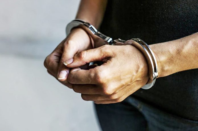 Polresta Bogor Kota Berhasil Tangkap Buronan Kasus Ganjal ATM di Sukabumi Pelarian AA alias Iting (44), buronan kasus pencurian dengan modus ganjal ATM, akhirnya berakhir. Tim Resmob Satreskrim Polresta Bogor Kota berhasil menangkapnya di area SPBU Bojonggenteng, Sukabumi, Kamis (2/10), setelah enam bulan masuk dalam Daftar Pencarian Orang (DPO). (Foto: Ilustrasi Freepik).
