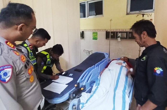 Ketiga korban merupakan penumpang Bus PO Haryanto. Jenazah mereka telah dibawa ke RSUD Kalisari, Kabupaten Batang., (Foto: Polres Batang)