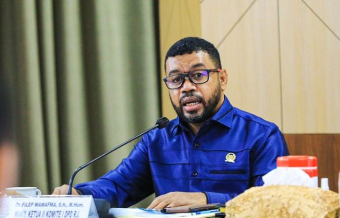 Ada Mafia ASN di Papua? Filep Wamafma Bongkar Dugaan Pegawai Luar Rebut Kuota Daerah!