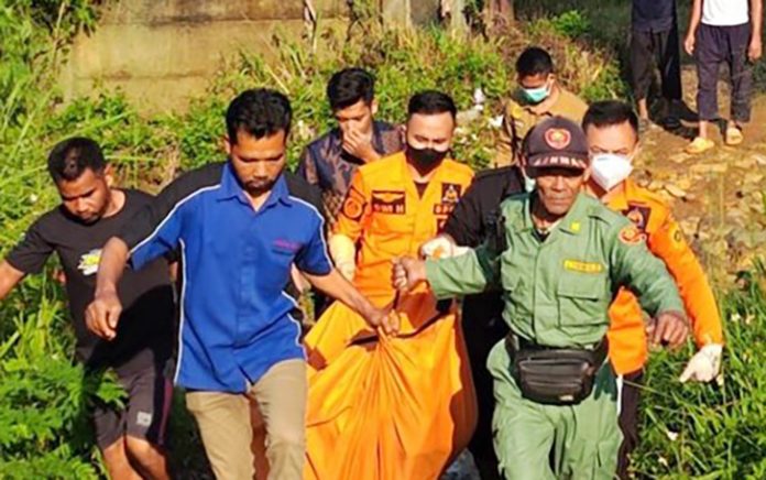 Remaja 17 Tahun di Bogor Ditemukan Tewas Usai Hilang Saat Memancing Seorang remaja berusia 17 tahun ditemukan meninggal dunia di kawasan Desa Hambalang, Kecamatan Citeureup, Kabupaten Bogor, Jawa Barat, pada Jumat (10/10/2025).