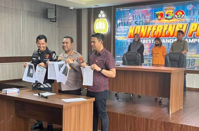 Satreskrim Polresta Bandar Lampung menangkap inisial MSP (34), warga Kecamatan Sukadana, Lampung Timur, yang sudah tiga tahun buron dalam kasus arisan bodong. (Foto: Lampost.co, Asrul Septian Malik)