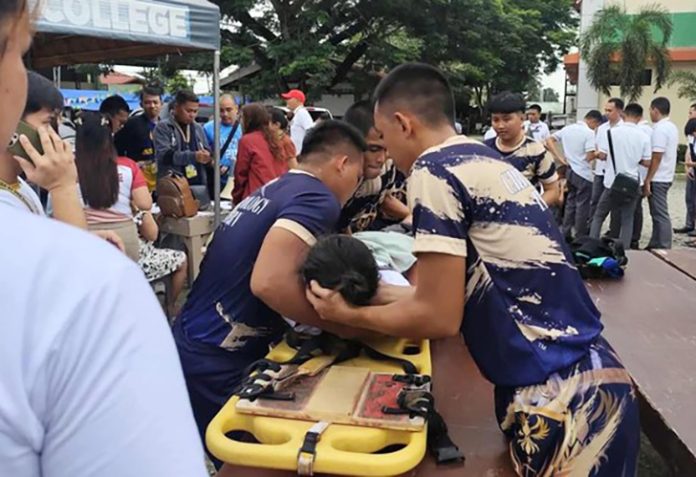 Gempa bumi berkekuatan Magnitudo (M) 7,4 mengguncang lepas pantai selatan Filipina pada Jumat (10/10/2025) pagi.