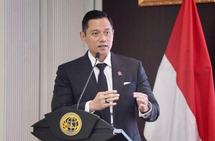 Pusat Kajian Ekonomi dan Hukum, Center of Economic and Law Studies (CELIOS), merilis hasil survei nasional terkait evaluasi kinerja satu tahun pemerintahan Presiden Republik Indonesia Prabowo Subianto dan Wakil Presiden Republik Indonesia Gibran Rakabuming Raka. (Foto: Kementerian ATR/BPN)