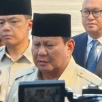 Prabowo Subianto: Gencatan Senjata Gaza Jadi Awal Kemerdekaan Palestina Saya kira ini awalan yang baik. Intinya gencatan senjata sudah berjalan, kemudian segera pasukan Israel akan ditarik. Kita hadir untuk menyatakan dukungan penuh dan memberi support, kata Prabowo setibanya di Lanud Halim Perdanakusuma, Jakarta Timur, Selasa (14/10/2025). (Foto: ANTARA/Andi Firdaus)
