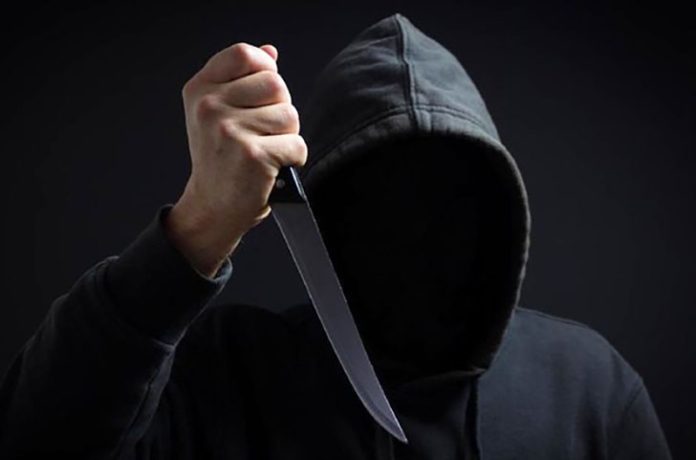 Polisi masih memburu tiga pelaku lain yang diduga terlibat dalam kasus pembacokan terhadap anggota kepolisian berinisial MFA di Kota Bogor, Jawa Barat. (Foto: Ilustrasi)