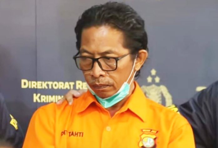 Jaksa Penuntut Umum (JPU) menuntut Nanang Irawan alias Gimbal dengan pidana penjara 15 tahun karena dinilai terbukti melakukan pembunuhan terhadap aktor Sandy Permana, pemeran dalam sinetron legendaris Mak Lampir.