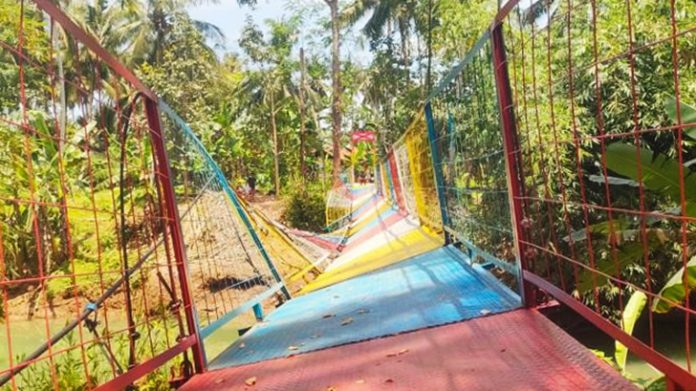 Baru Sebulan Dibangun, Jembatan Gantung di Pangandaran Ambruk! 8 Siswa SMP Terjatuh ke Sungai