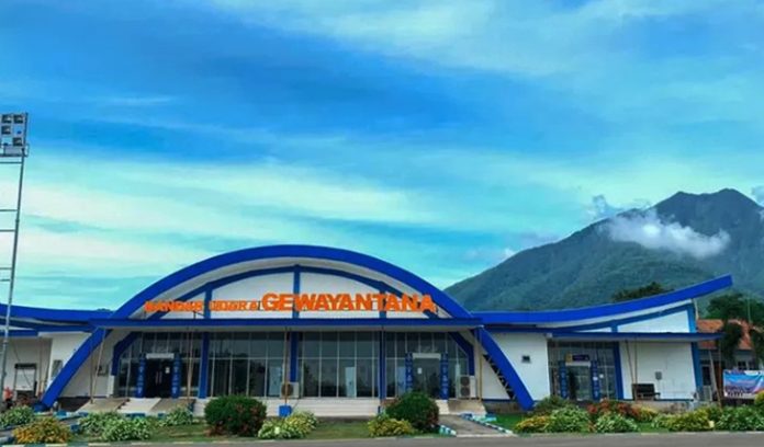 Bandara Gewayantana Larantuka Kembali Beroperasi Usai Ditutup Akibat Erupsi Gunung Ile Lewotolok