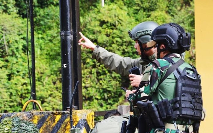 Personel Komando Operasi Swasembada (Koops Swasembada) Papua menembak mati empat anggota Organisasi Papua Merdeka (OPM) dalam kontak tembak di Distrik Kiwirok, Kabupaten Pegunungan Bintang, Minggu (19/10/2025).