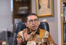 Mendikbud Terima Artefak Langka dari Nganjuk, Ada Berlian Meteorit & Fosil Purba Mendikbud Terima Artefak Langka dari Nganjuk, Ada Berlian Meteorit & Fosil Purba