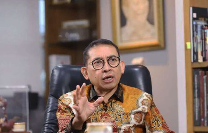 Mendikbud Terima Artefak Langka dari Nganjuk, Ada Berlian Meteorit & Fosil Purba