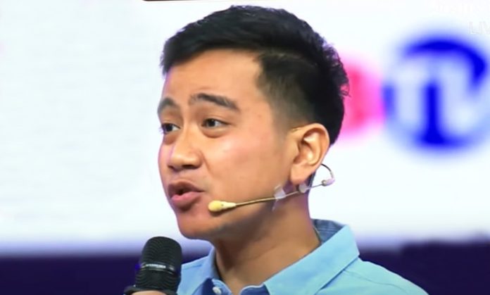 Survei Poltracking: Publik Bela Jokowi, Tolak Pemakzulan Gibran