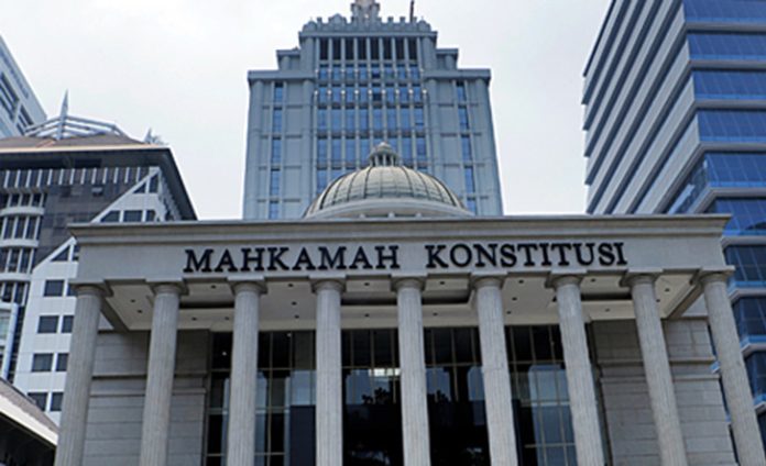 Anggota DPR Pensiun Seumur Hidup, Warga Gugat ke MK, Uang Pensiun Minta Dihapus