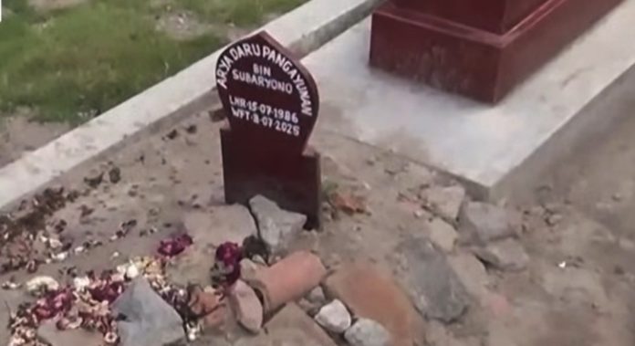Misteri Makam Diplomat Kemlu Arya Daru: Dirusak, Diteror, atau Faktor Alam?