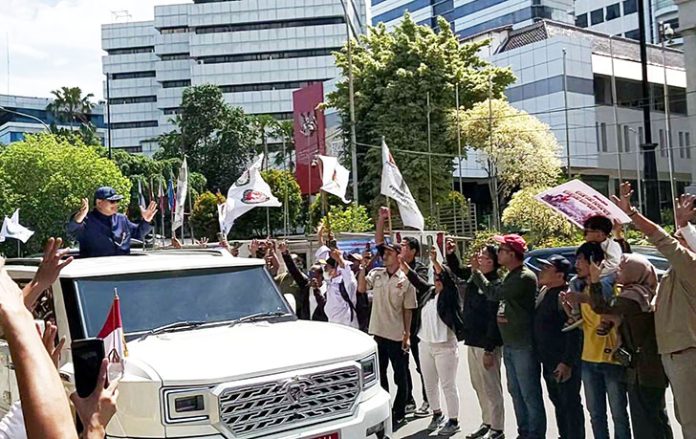 Instruksi Tegas Prabowo: Semua Menteri Harus Naik Maung Pindad!