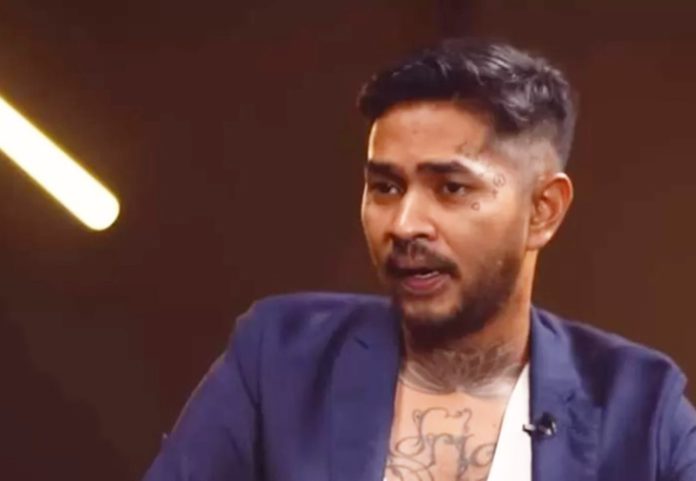 Artis sekaligus musisi Onadio Leonardo, yang dikenal publik dengan sapaan Onad, ditangkap polisi terkait kasus penyalahgunaan narkoba. (Foto: Gorajuara/ Tangkapan Layar YouTube/ The Leonardo's)