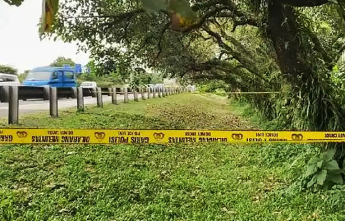 Teka-teki kematian pria yang ditemukan terikat di pinggir Tol Jagorawi Km 30, Bogor, Jawa Barat, mulai terkuak.