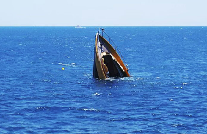 Bulan Sabit Merah Libya Evakuasi Migran Setelah Dua Kapal Terbalik di Mediterania Bulan Sabit Merah Libya menyatakan ikut terlibat dalam operasi pencarian dan penyelamatan setelah menerima laporan dua kapal migran yang terbalik di perairan Laut Mediterania, lepas pantai Libya. (Foto: Ilustrasi)