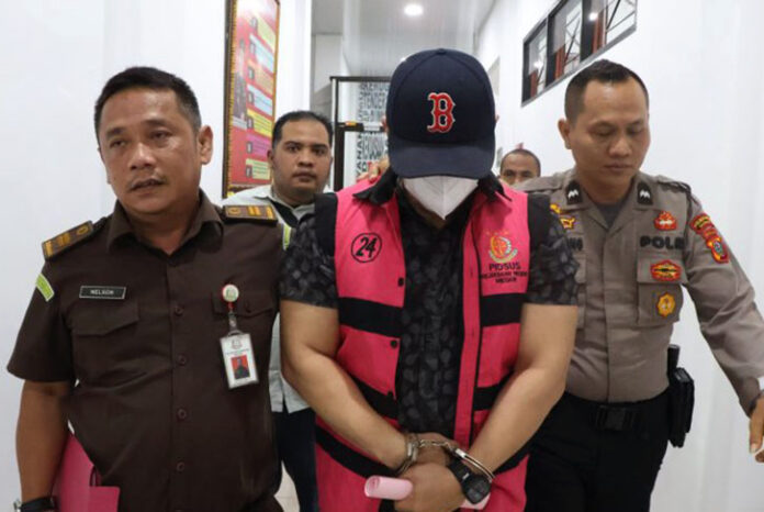 Kejaksaan Negeri (Kejari) Medan resmi menetapkan tiga orang tersangka dalam kasus dugaan korupsi kegiatan Medan Fashion Festival (MFF) 2024 yang menggunakan pagu anggaran sebesar Rp4,8 miliar.