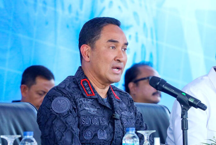 Kepala BNN Komjen Pol Suyudi Ario Seto mengimbau warga Kampung Bahari, Jakarta Utara, untuk tidak takut melaporkan peredaran narkoba maupun bandar narkoba yang beroperasi di lingkungan mereka.