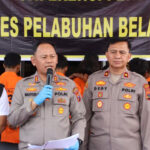 Polres Belawan Gulung 48 Bandit Jalanan: Begal Sadis Ditembak Saat Melawan Polres Pelabuhan Belawan berhasil mengungkap puluhan kasus kejahatan jalanan sepanjang satu bulan terakhir. Total 48 pelaku kriminal, mulai dari begal, pencuri dengan pemberatan (curat), hingga pencurian sepeda motor (curanmor), berhasil diamankan dalam operasi penegakan hukum yang digelar intensif.
