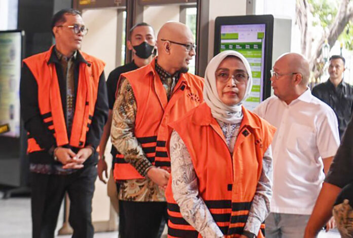 Mantan Direktur Utama PT ASDP Indonesia Ferry (Persero) periode 2017-2024, Ira Puspadewi, divonis 4 tahun 6 bulan penjara dalam perkara korupsi akuisisi saham PT Jembatan Nusantara (PT JN) pada 2019-2022.