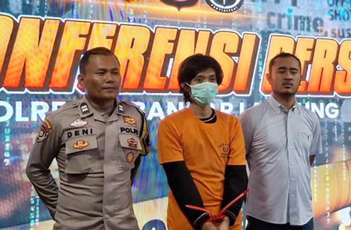 Misteri kematian tragis Tri Finalia (31) di Bandar Lampung akhirnya terungkap. Wanita muda itu ternyata dibunuh secara brutal oleh mantan suaminya sendiri, Beny (26).