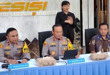 Polda Metro Pastikan Ijazah Jokowi Asli, 8 Tersangka Hoaks Ditetapkan Polda Metro Jaya memastikan keaslian ijazah Presiden ke-7 RI, Joko Widodo (Jokowi), setelah melakukan penyelidikan komprehensif terkait tudingan ijazah palsu.