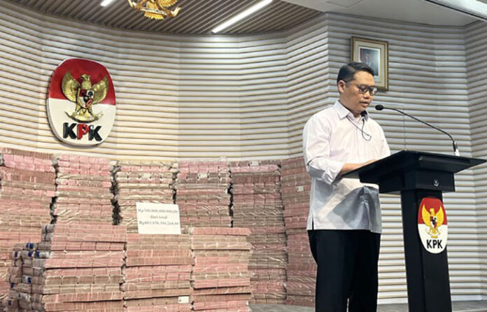 PT TASPEN (Persero) mengapresiasi langkah Komisi Pemberantasan Korupsi (KPK) yang menyerahkan barang rampasan negara berupa Unit Penyertaan Reksa Dana Insight Tunas Bangsa Balanced Fund 2 (I-Next G2) kepada TASPEN. (Foto: Dok. Renaldi Saputra/detikcom)