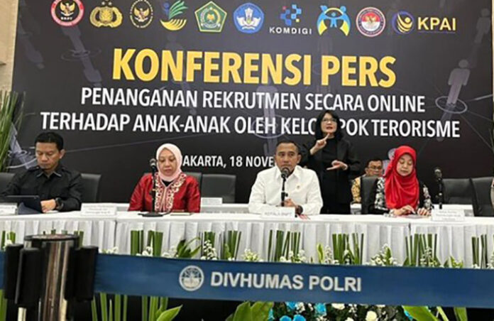 Detasemen Khusus (Densus) 88 Antiteror Polri mengungkap adanya lonjakan signifikan jumlah anak yang terpapar paham radikal jaringan terorisme.
