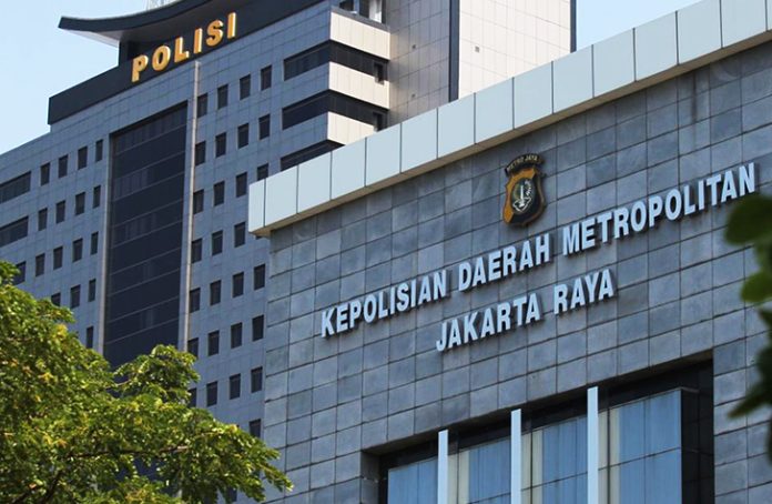 Polda Metro Jaya akan melayangkan surat pemanggilan kepada delapan orang tersangka dalam kasus dugaan pencemaran nama baik dan fitnah terkait tudingan ijazah palsu Presiden ke-7 RI Joko Widodo (Jokowi).