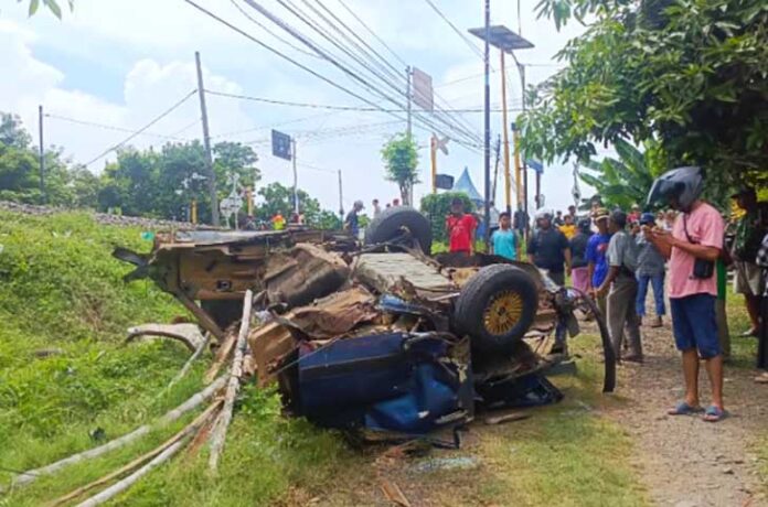 Kecelakaan maut terjadi di Beji, Pasuruan, Jawa Timur. Sebuah mobil Honda Accord bernopol L 1519 ABJ tertabrak Kereta Api (KA) Mutiara Timur di perlintasan tanpa penjaga JPL No 88, Jalan Selokambang, Kelurahan Gunung Gangsir, Kecamatan Beji, pada Minggu (30/11/2025) sekitar pukul 10.19 WIB.