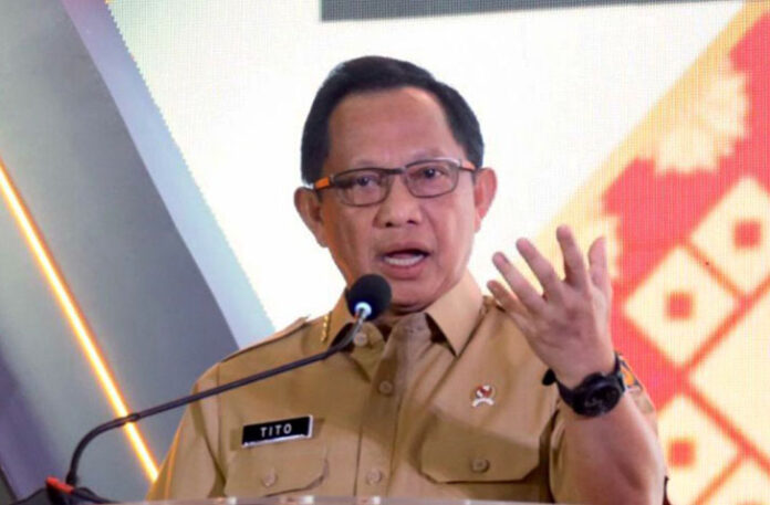 Menteri Dalam Negeri Tito Karnavian melaporkan langsung kepada Presiden Prabowo Subianto terkait kasus meninggalnya seorang ibu hamil bernama Irene Sokoy dan bayi dalam kandungannya setelah diduga ditolak empat rumah sakit di Kabupaten dan Kota Jayapura, Papua.
