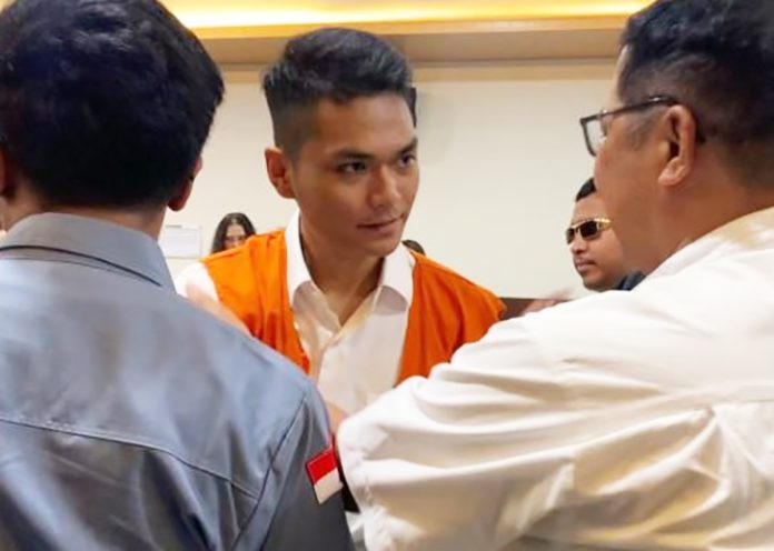 Majelis Hakim Pengadilan Negeri (PN) Sleman menjatuhkan vonis 1 tahun 2 bulan penjara kepada Christiano Pengarapenta Pengidahen Tarigan, terdakwa kasus kecelakaan lalu lintas yang menewaskan mahasiswa Universitas Gadjah Mada (UGM), Argo Ericko Achfandi.